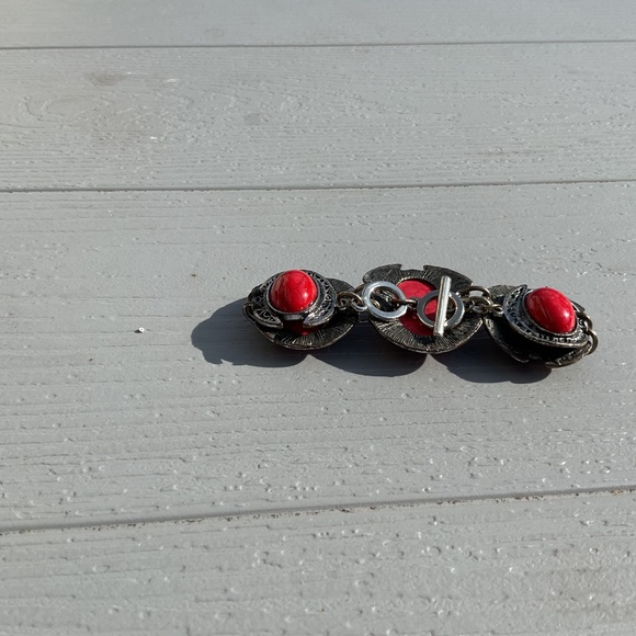 CCO Red Howlite Bracelet Silvertone Metal Toggle closure 8” long - Picture 6 of 7